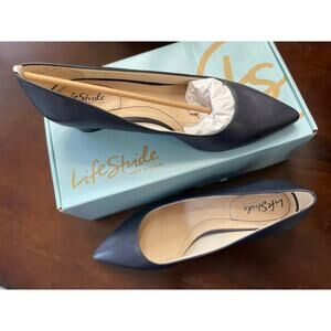 LifeStride women’s Navy heels